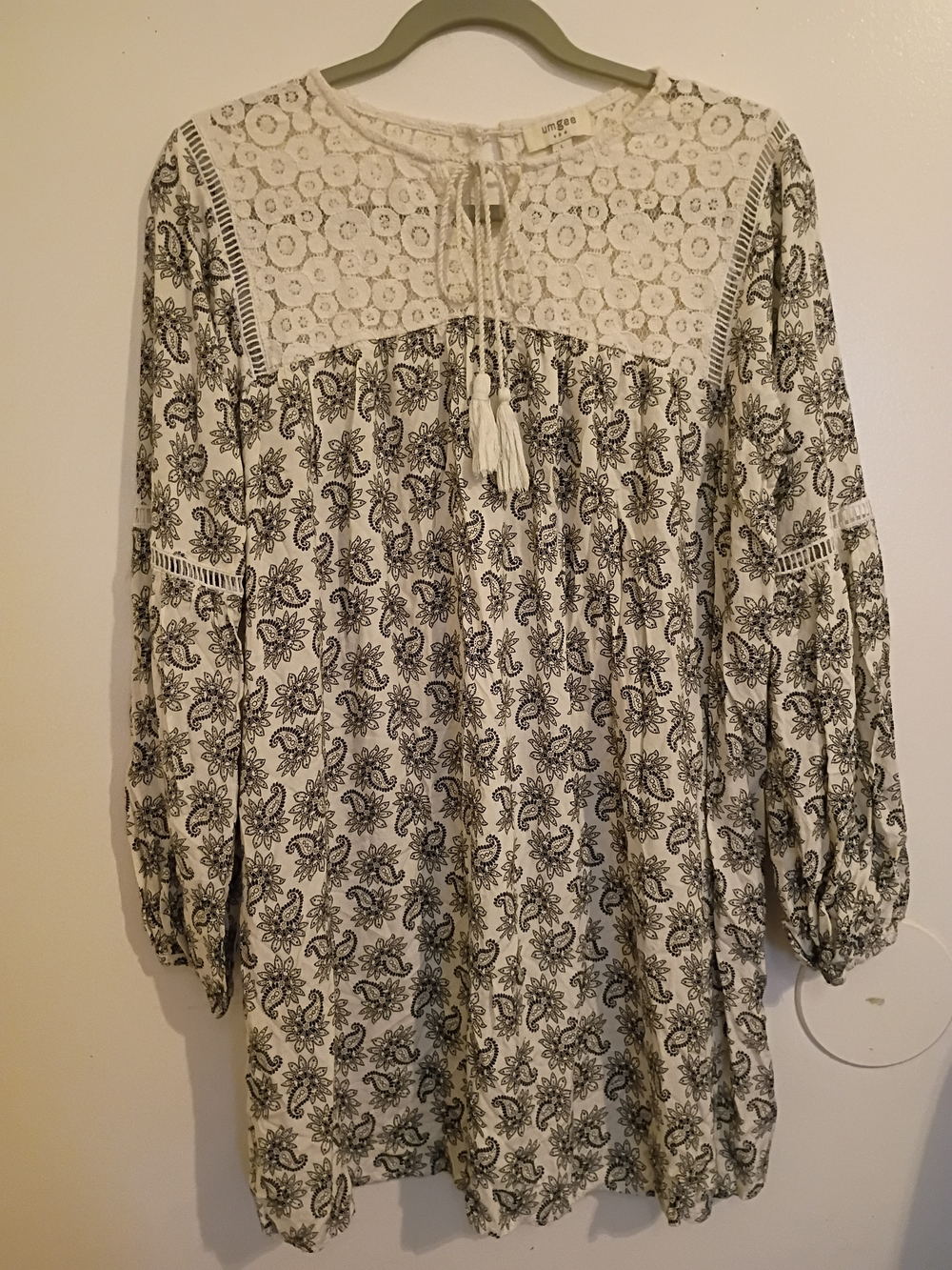 Umgee Women's Cream Paisley Print Peasant Top‎ Sz L